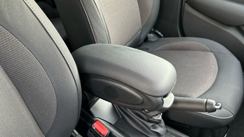 MINI Hatchback 1.5 Cooper Classic Premium 5dr Petrol Hatchback